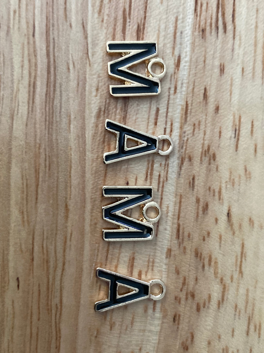 Mama Necklace
