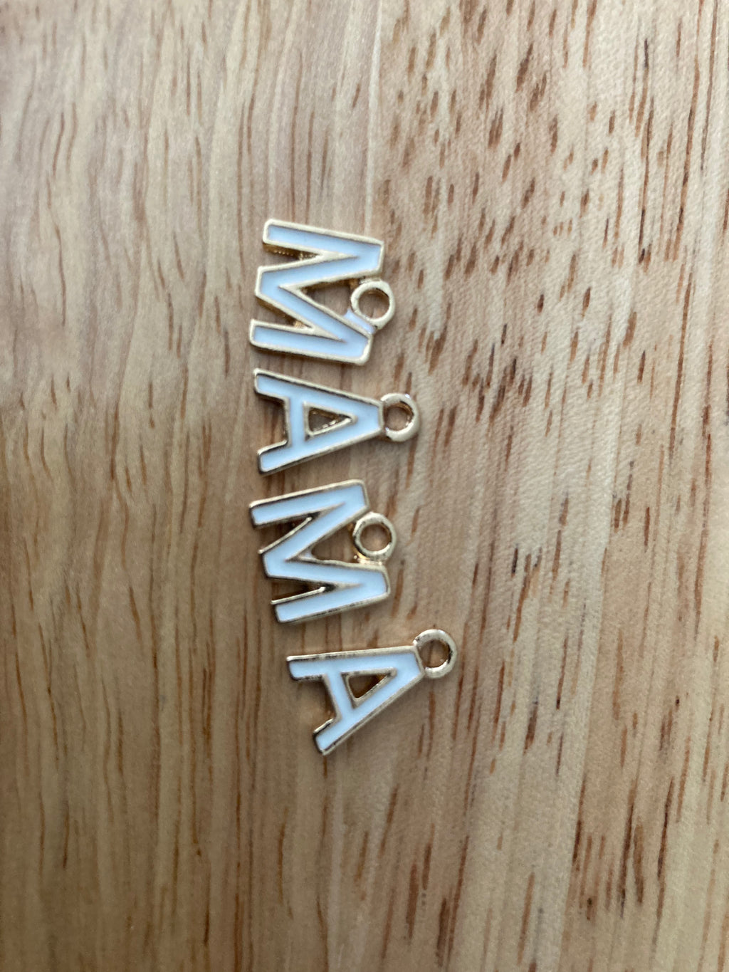 Mama Necklace